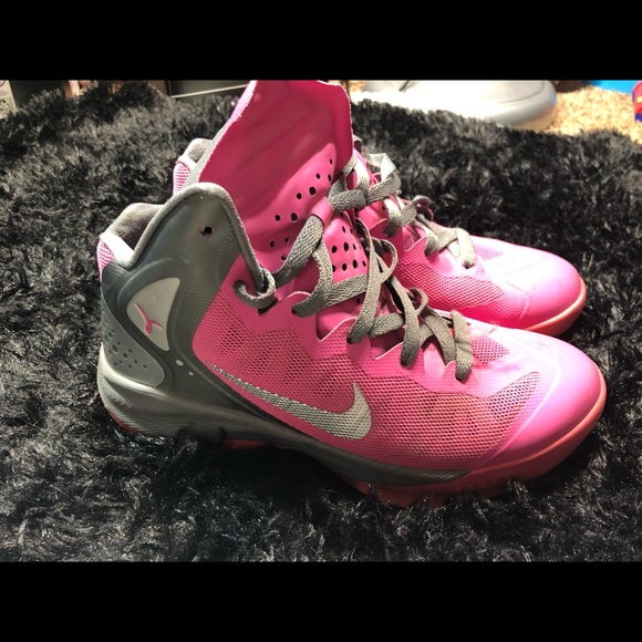 Nike Shoes - Breast cancer Nike hyperenforcer